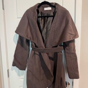 T Tahari Gray Wool Coat Women’s
Size Large 12-14
New no tag